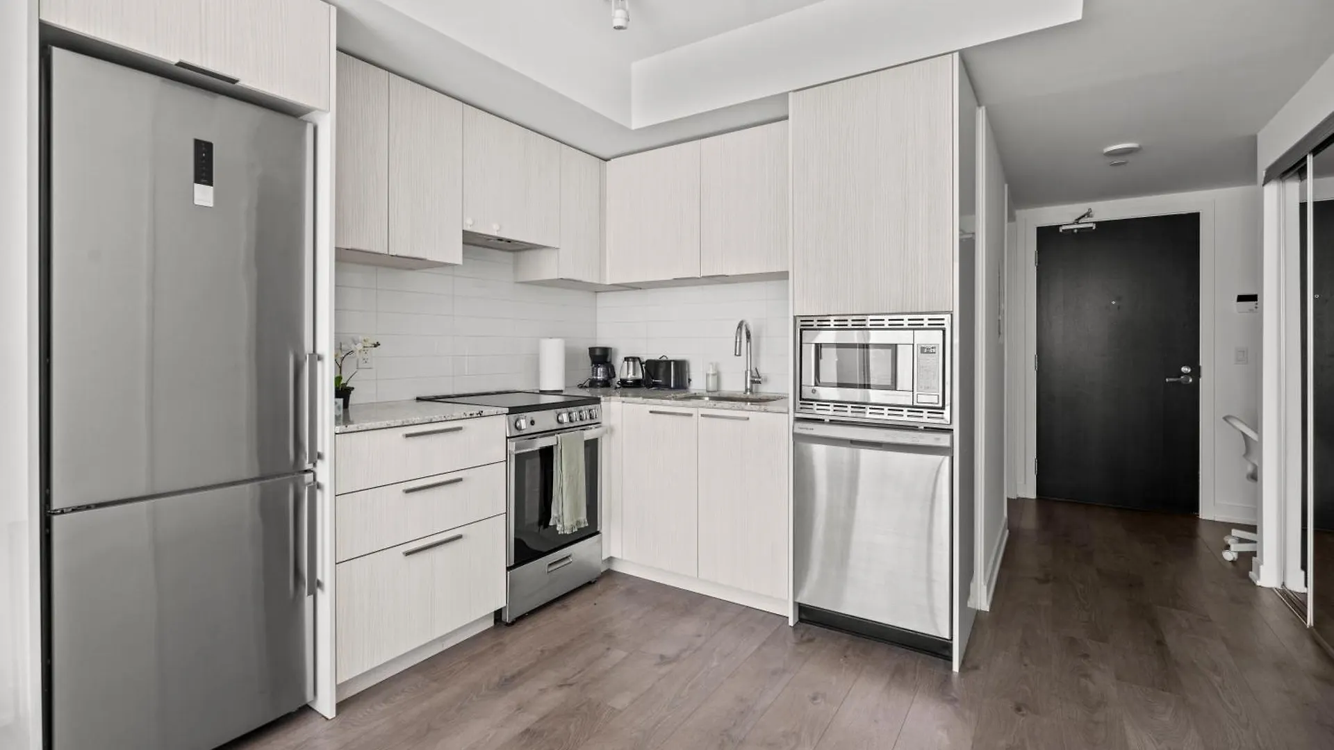 The Teahouse Condos By Globalstay In Downtown Toronto