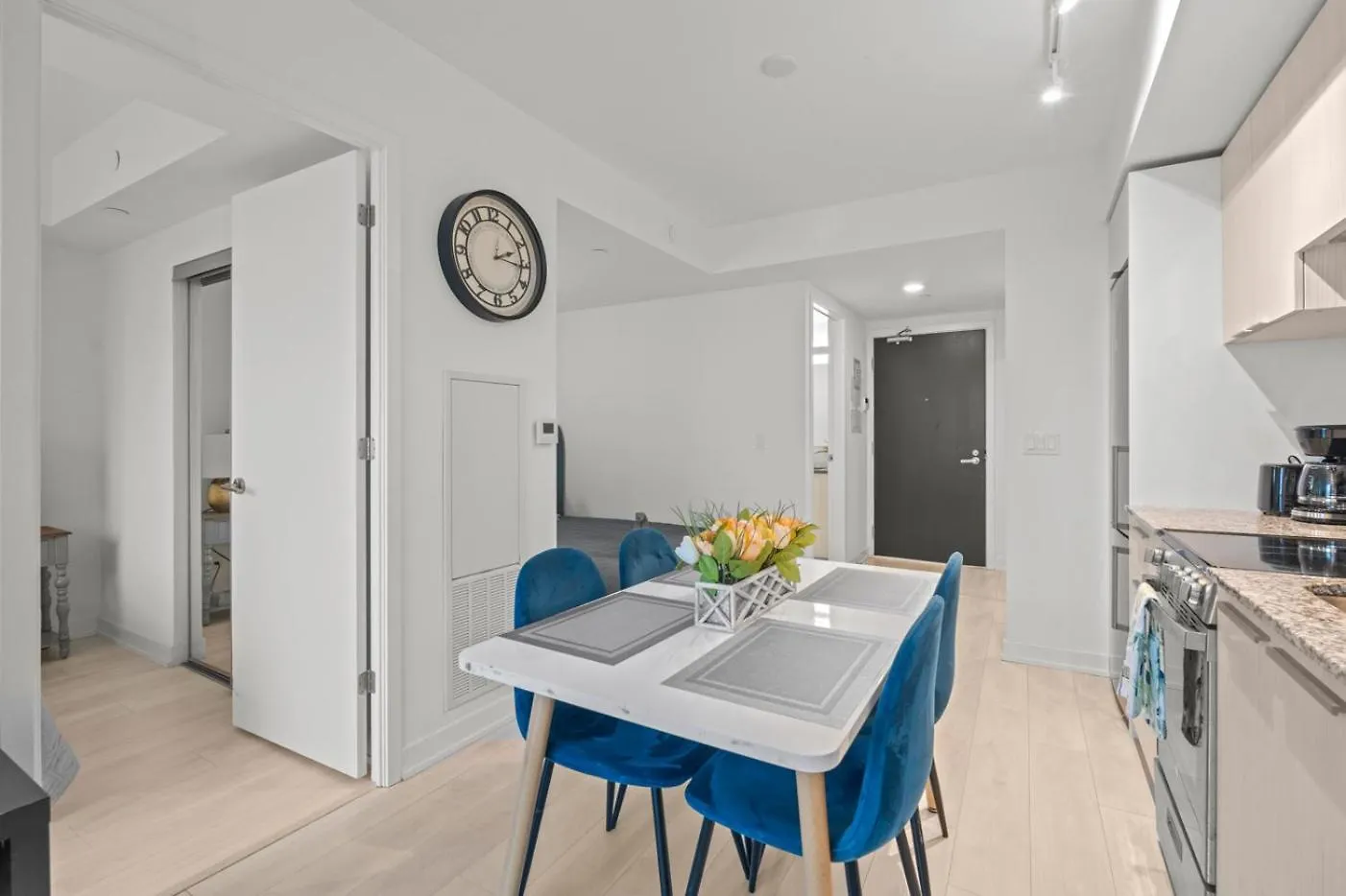 The Teahouse Condos By Globalstay In Downtown Toronto