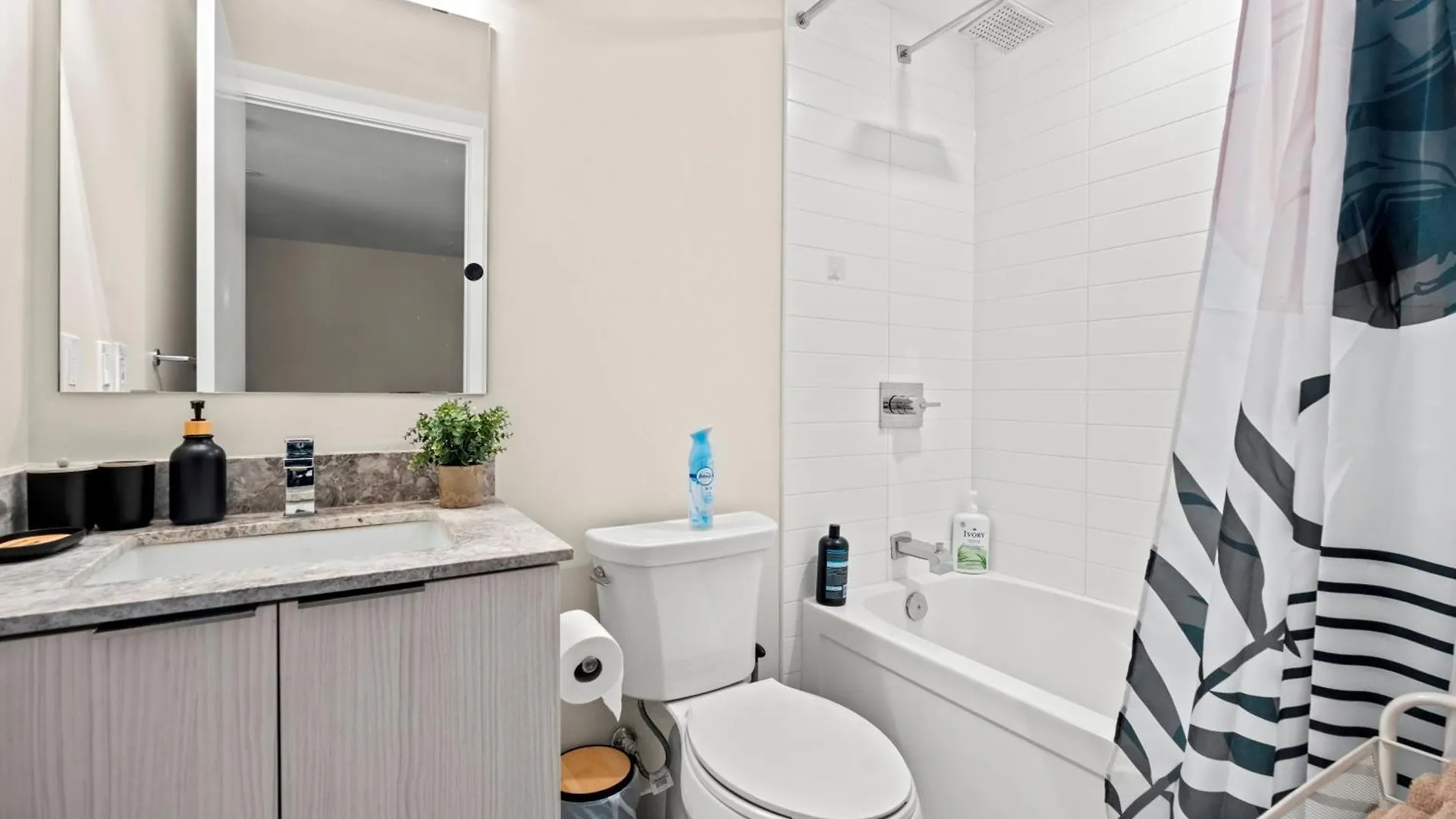 The Teahouse Condos By Globalstay In Downtown Toronto Canada